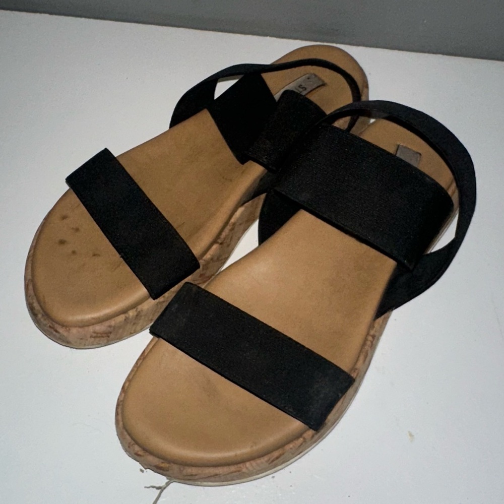 Steve Madden Black and Tan Sandals